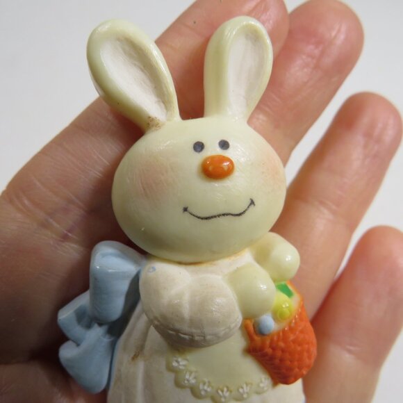 Hallmark 1975 Easter Rabbit Bunny Lapel Pin Vintage Female - Picture 7 of 11